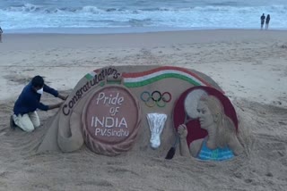 Tokyo Olympics : Sudarsan Pattnaik congratulates shuttler P V Sindhu through sand art