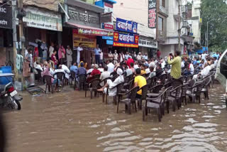 charkhi dadri dharna in water