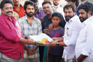 gayathri ang gv prakash in seenu ramasamy film  gayathri ang gv prakash movie  gv prakash latest movie update  gayathri ang gv prakash latest movie  actor gv prakash  director seenu ramaswamy latest movie  chennai news  cini news  cinema update  சென்னை செய்திகள்  சீனு ராமசாமியின் புதிய படம்  சீனு ராமசாமியின் புதிய படம் தொடக்கம்  சீனு ராமசாமியின் இயக்கத்தில் ஜீவி  ஜீ.வி பிரகாஷ் குமார் புதிய படம்