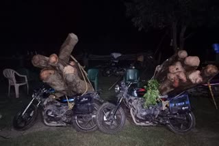 forest-department-recovered-2-motorcycles-14-khair-gilts-from-smugglers-in-barhni-range