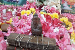 palani temple  olai chuvadi pooja in palani temple  olai chuvadi  olai chuvadi pooja  dindigul palani temple  dindigul news  dindigul latest news  திண்டுக்கல் செய்திகள்  திண்டுக்கல் பழனி கோயில்  ஸ்ரீமத்போகர் புலிப்பாணி ஆஸ்ரமம்  olai chuvadi pooja in palani Srimatpokar Pulippani Ashram  ஓலைச்சுவடிகளுக்கு மலர் வழிபாடு  ஓலைச்சுவடிகளுக்கு வழிபாடு  ஓலைச்சுவடி