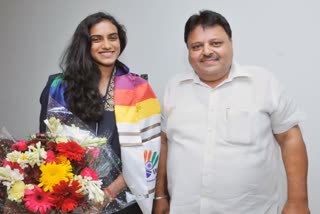 PV SINDHU ARRIVES IN INDIA TO WARM WELCOME