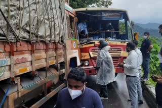 thamarassery churam ksrtc bus accident  thamarassery churam  ksrtc bus accident  bus accident  LORRY accident  താമരശേരി ചുരം  താമരശേരി ചുരം അപകടം  കെഎസ്‌ആർടിസി ബസ് അപകടം  ബസ് അപകടം  ലോറി അപകടം  accident  അപകടം