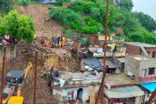 भारी बारिश, एक परिवार के सात लोगों की मौत