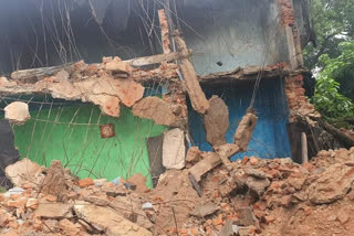 Collapsed House Andal