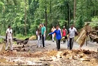 1 dead, 11 Injured As Maoists Blow Up SUV In Chhattisgarh
