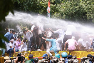 traffic jam in delhi  due to youth Congress protests