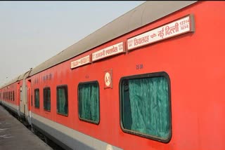 indian railways  ട്രെയിനുകളിൽ വൈഫൈ  വൈഫൈ പദ്ധതി റെയിൽവേ ഉപേക്ഷിക്കുന്നു  railways drops internet in trains project  internet in trains