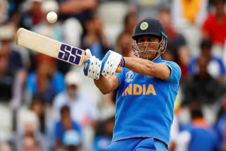 twitter removes ms dhoni account blue verified badge