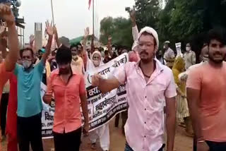 Delhi News, हज हाउस का विरोध,  लोगों का धरना