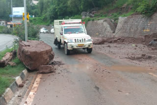 after heavy rain Landslide in Kalka-Shimla National Highway