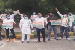 Protests in Delhi against privatization of airports in Odisha