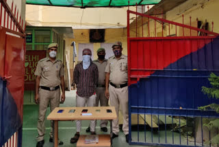 Kotla Mubarakpur Police arrested thief during patrol