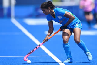 Uttarakhand announces Rs 25 lakh cash for Vandana Katariya  Cash reward for Vandana Katariya  hockey player Vandana Katariya  Vandana Katariya  cash reward for Vandana Katariya  വന്ദന കതാരിയ  വന്ദന കതാരിയക്ക് പാരിതോഷികം  25 ലക്ഷം പാരിതോഷികം പ്രഖ്യാപിച്ച് ഉത്തരാഖണ്ഡ് സർക്കാർ  ഉത്തരാഖണ്ഡ് സർക്കാർ വന്ദന കതാരിയ  പാരിതോഷികം പ്രഖ്യാപിച്ച് പുഷ്‌കർ സിങ് ദാമർ  വന്ദന കതാരിയക്ക് 25 ലക്ഷം പാരിതോഷികം  വന്ദന കതാരിയ ഹോക്കി ടീം  വന്ദന കതാരിയക്ക് പാരിതോഷികം  വന്ദന കതാരിയ വാർത്ത