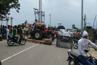 gohana Villagers Jam Highway