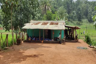 teacher-house-became-a-school-for-children-in-north-bastar-kanker