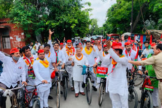 یوگی حکومت کے خلاف سماجوادی پارٹی کا مظاہرہ