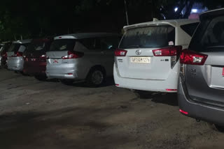 cheater women arrested by noida police in vehicle hiring fraud