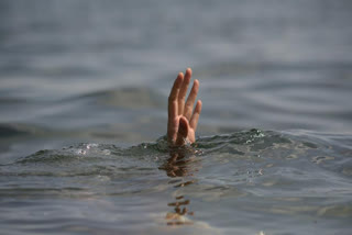 boat accident in kollam  Fishing boat sinks  കൊല്ലത്ത് മത്സ്യബന്ധനബോട്ട് മുങ്ങി; ബോട്ടിന്‍റെ സ്രാങ്ക് കൊല്ലപ്പെട്ടു  കൊല്ലം  മത്സ്യബന്ധനബോട്ട് മുങ്ങി ഒരു മരണം