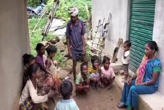 descendants of martyr telanga khadia are surviving hard in gumla