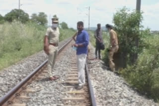 gutkha-smuggler-died-jumped-from-the-train-in-fear-of-the-police