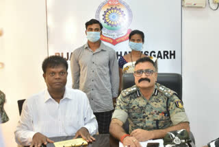 chhattisgarh-naxalite-couple-surrenders-in-bijapur