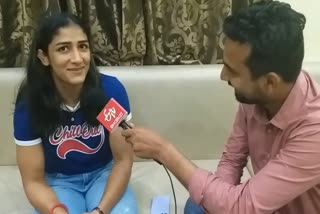 Wife Sangeeta Phogat arrived to welcome Bajrang Punia