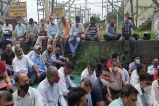 electricity-workers-union-protest-against-privatization-in-hamirpur