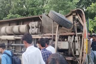 accident in Jaipur, Bus overturns