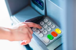 atms run out of cash  fines for atm  RBI  ബാങ്കുകൾക്ക് പിഴ  എടിഎം  പണമില്ലാത്ത എടിഎം  റിസർവ് ബാങ്ക്  എടിഎമ്മുകൾക്ക് പിഴ