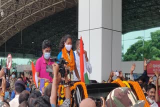 grand welcome of nikki pradhan and salima tete in ranchi