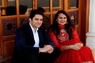 ias topper couple