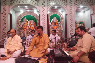 Organizing Bhajan Sandhya in Shri Sanatan Dharma Mandir ganesh nagar delhi