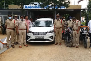 women arrest in cheating in hindupuram