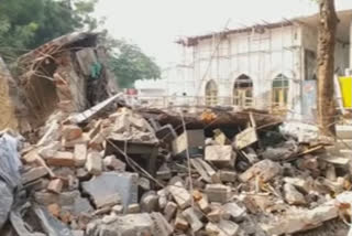 Jk-pul-103-Masjid collapsed in Awneera area of Shopian district-jk10020