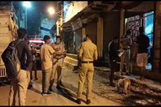 घटनास्थल पर मौजूद पुलिस