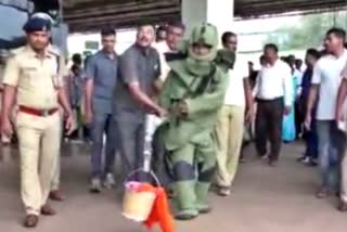 crude-bomb-blast-at-hubli-railway-station-acquitted