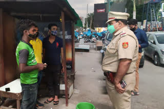 delhi police march in south x market