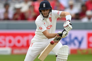 England reach 216/3 at lunch on Day 3