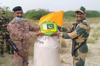કચ્છ સરહદે BSFએ પાકિસ્તાનના સ્વતંત્રતા દિવસ નિમિત્તે પાકિસ્તાની રેન્જર્સને શુભેચ્છાઓ પાઠવી