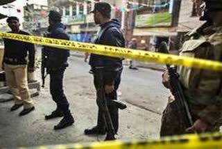 10 killed, several injured in grenade attack in Karachi