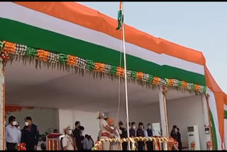 haryana-chief-minister-manohar-lal-hoisted-the-tricolor-in-faridabad-on-independence-day