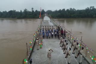 दंतेवाड़ा में इंद्रावती नदी पर फहराया तिरंगा