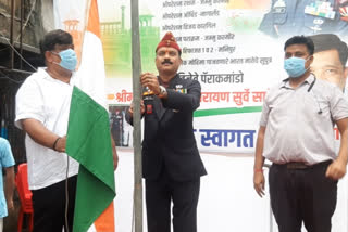 Shaurya Chakra winner Madhusudan hoisted the flag