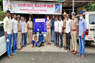 17 lakhs worth gold seized from arrested robbery gang