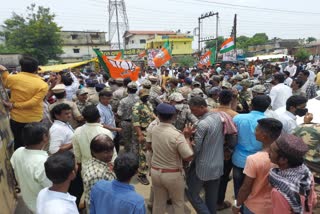 Congress and BJP face to face in gadchiroli