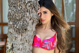 mouni roy maldives pictures