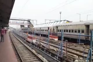 many-trains-passing-through-sahibganj-railway-station-were-canceled