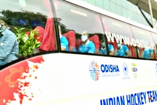 Chief Minister will honor  Indian hockey teams reach Odisha  टोक्यो ओलंपिक 2020  भारतीय महिला और पुरुष हॉकी टीमें  ओडिशा के मुख्यमंत्री नवीन पटनायक  Tokyo Olympics 2020  Indian women and men hockey teams  Odisha Chief Minister Naveen Patnaik