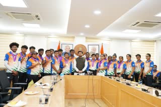 Sports Minister Anurag Thakur meets World Youth Archery C'ship winners